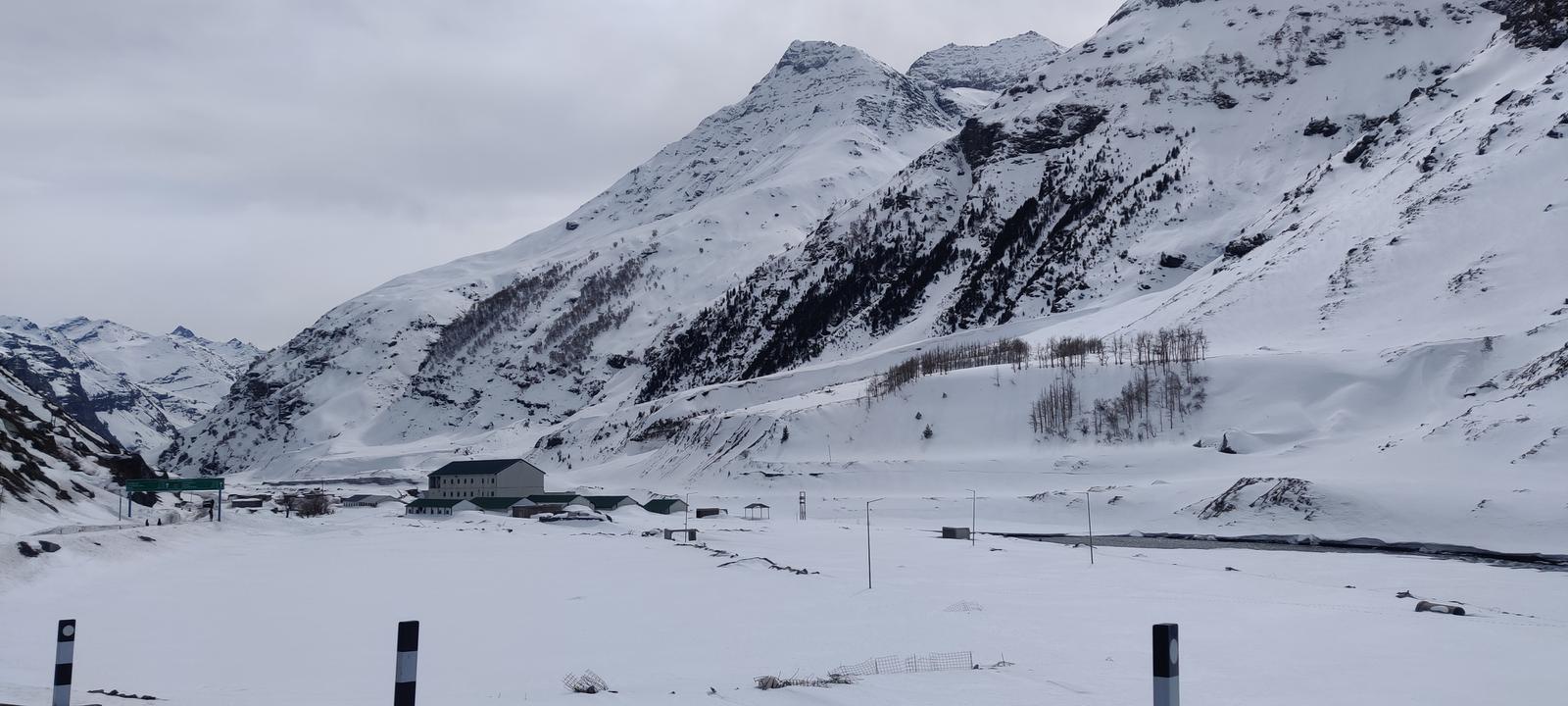 Manali, Rohtang & Tirthan Expedition