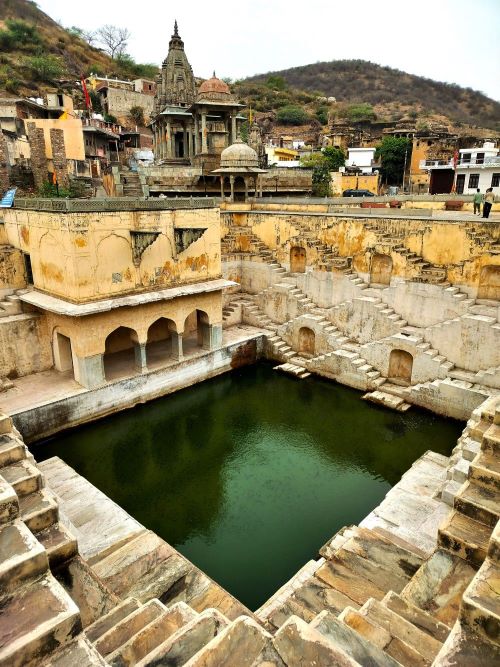 Realm of Royals: Forts, Frescoes & Folklore