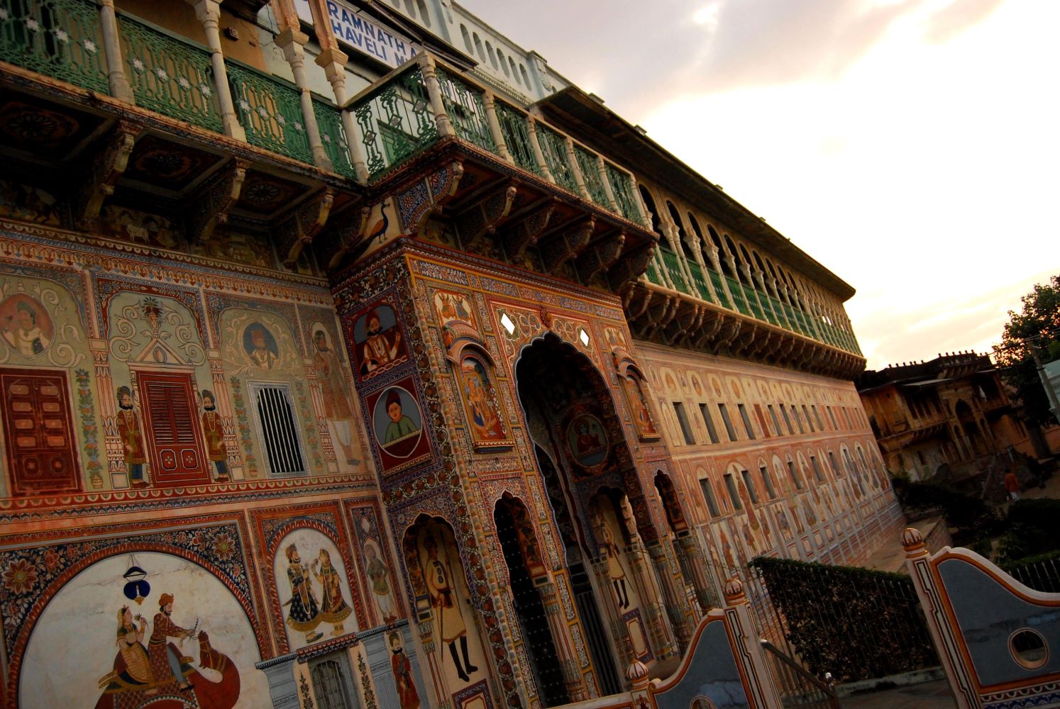 Realm of Royals: Forts, Frescoes & Folklore