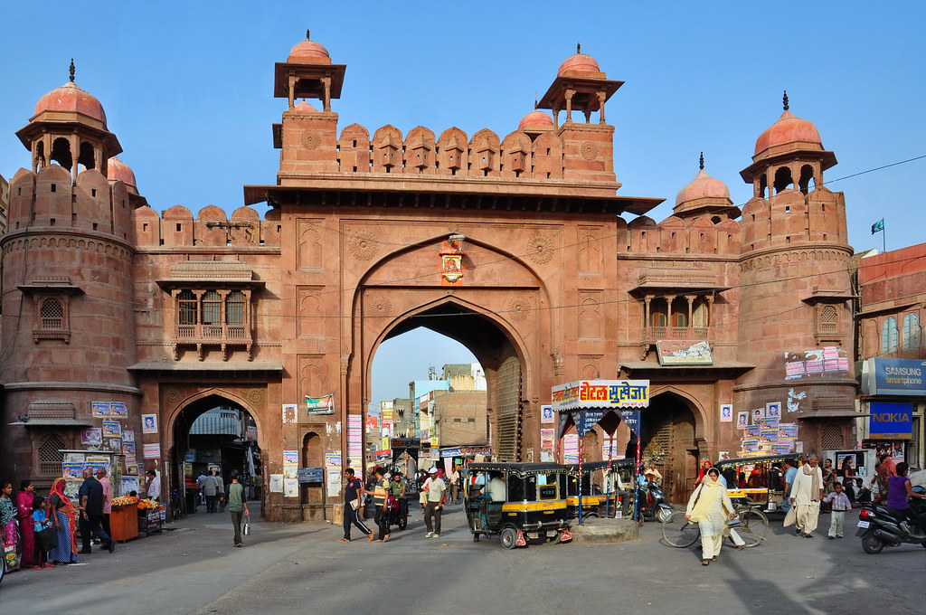 Realm of Royals: Forts, Frescoes & Folklore